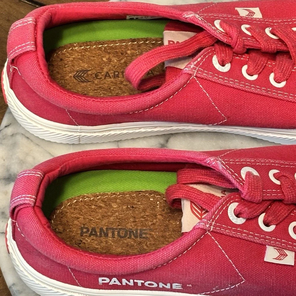 Cariuma Pantone Red Sneakers Canvas Lace Up Shoes Women Sz 9 EU 40 Men 7.5